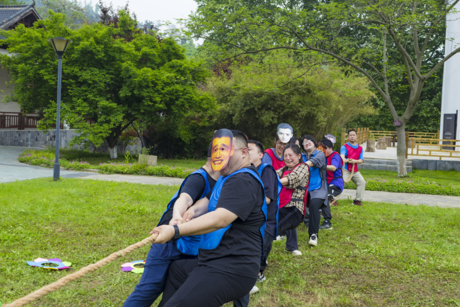 团建拔河比赛