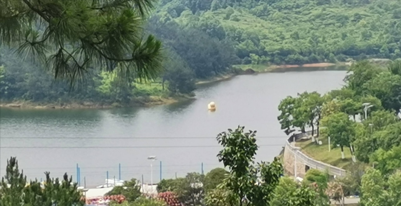 帝王湖水上乐园