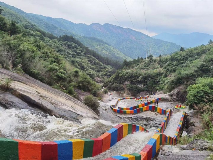 天景山飞瀑漂流现场图2