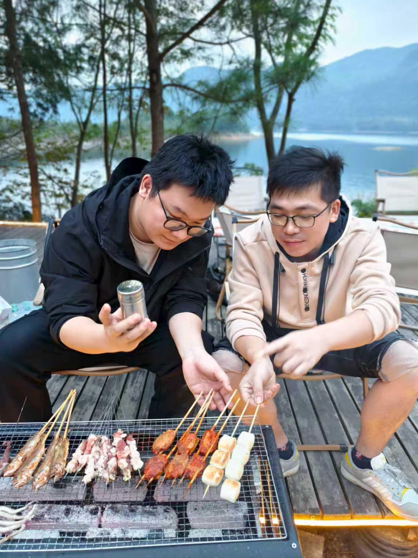 湖光岛湖畔自助烧烤