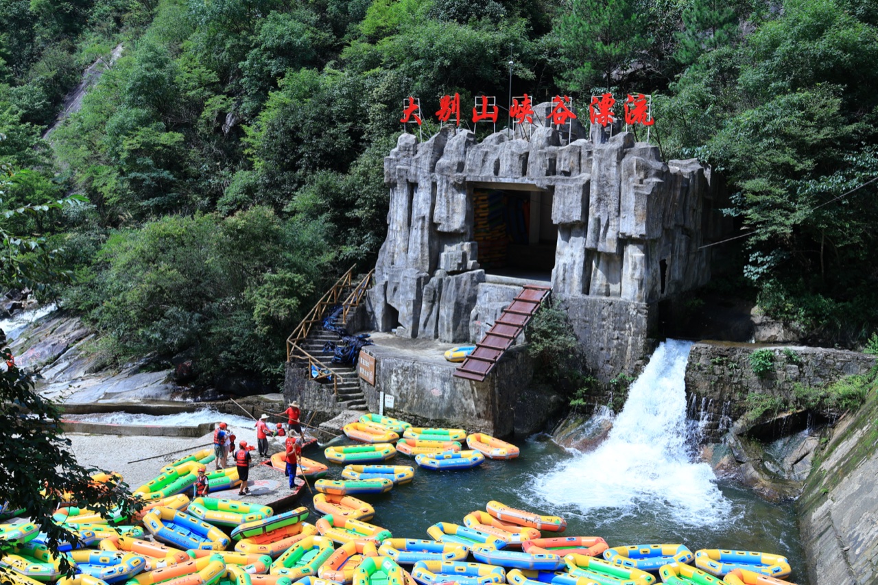 漂流是夏季团建预算大头,选对景区和控制人数是关键
