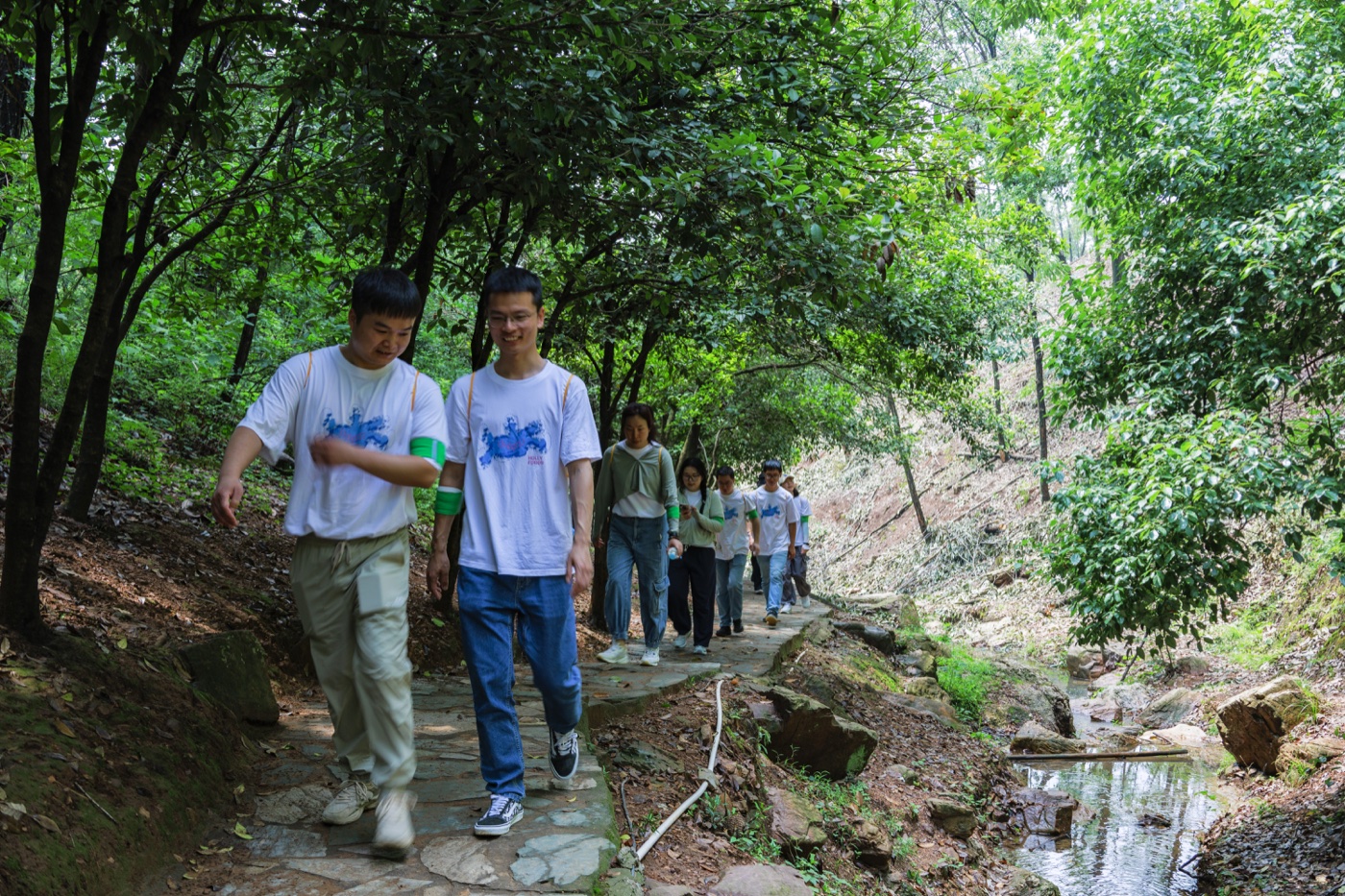 最强战队定向徒步——综艺式闯关,先完成全部任务到达终点的队伍获胜