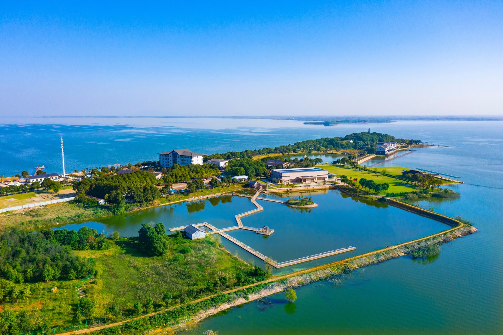 梁子湖龙湾度假村——湖景型主题团建基地