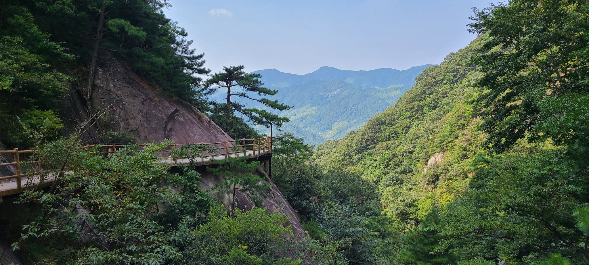 天堂寨玻璃栈道+峡谷,代表天堂寨溪降目的地