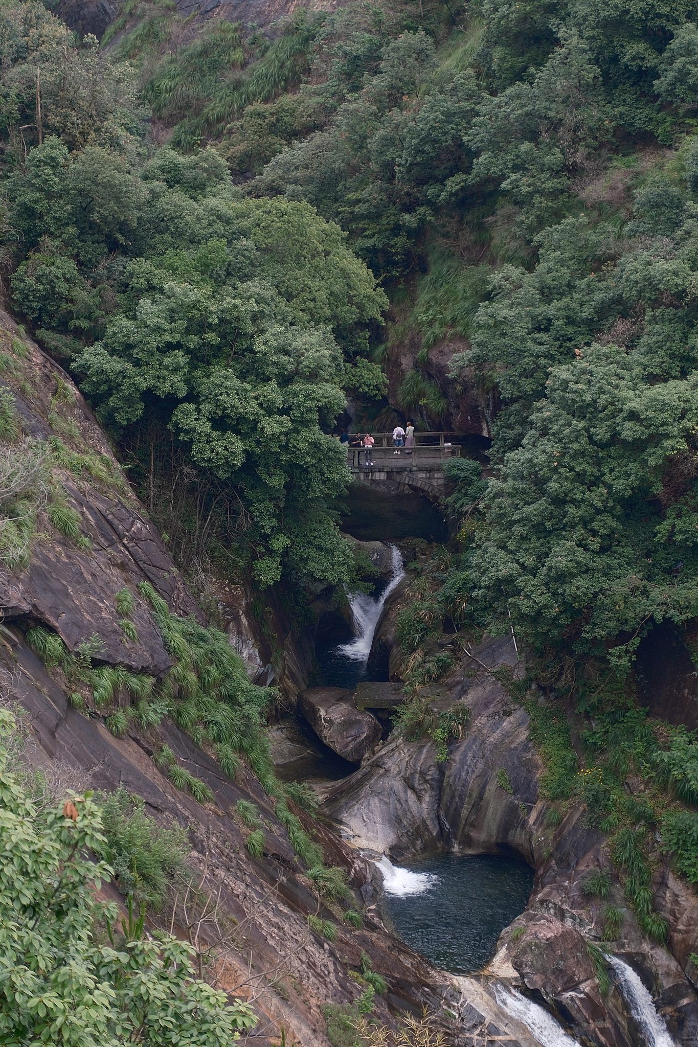 庐山牯岭镇晨雾,云中避暑山城