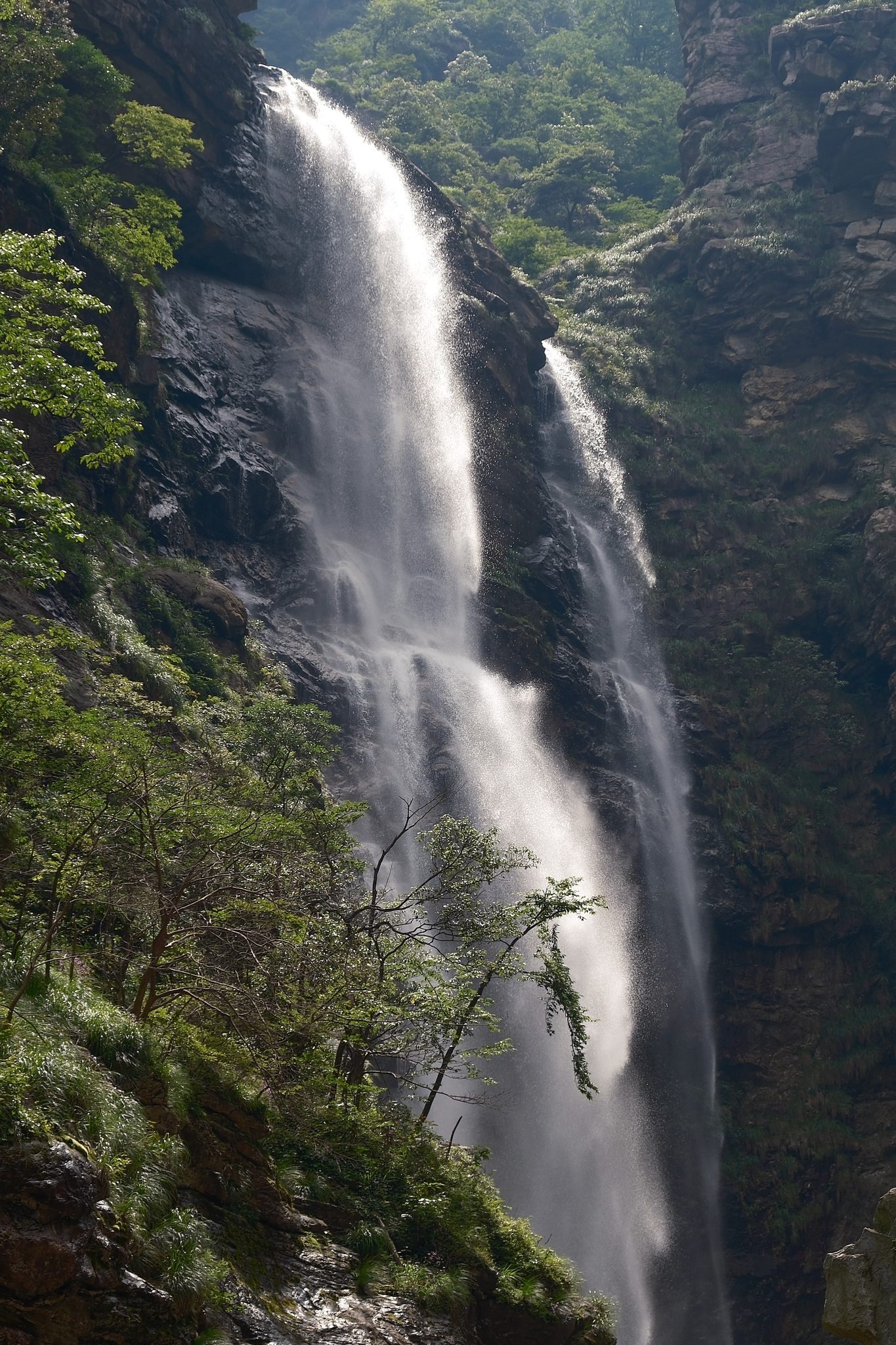 庐山会议旧址建筑外观,庄重大气