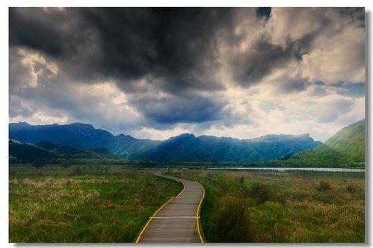 大九湖湿地木栈道,远山云雾,避暑团建