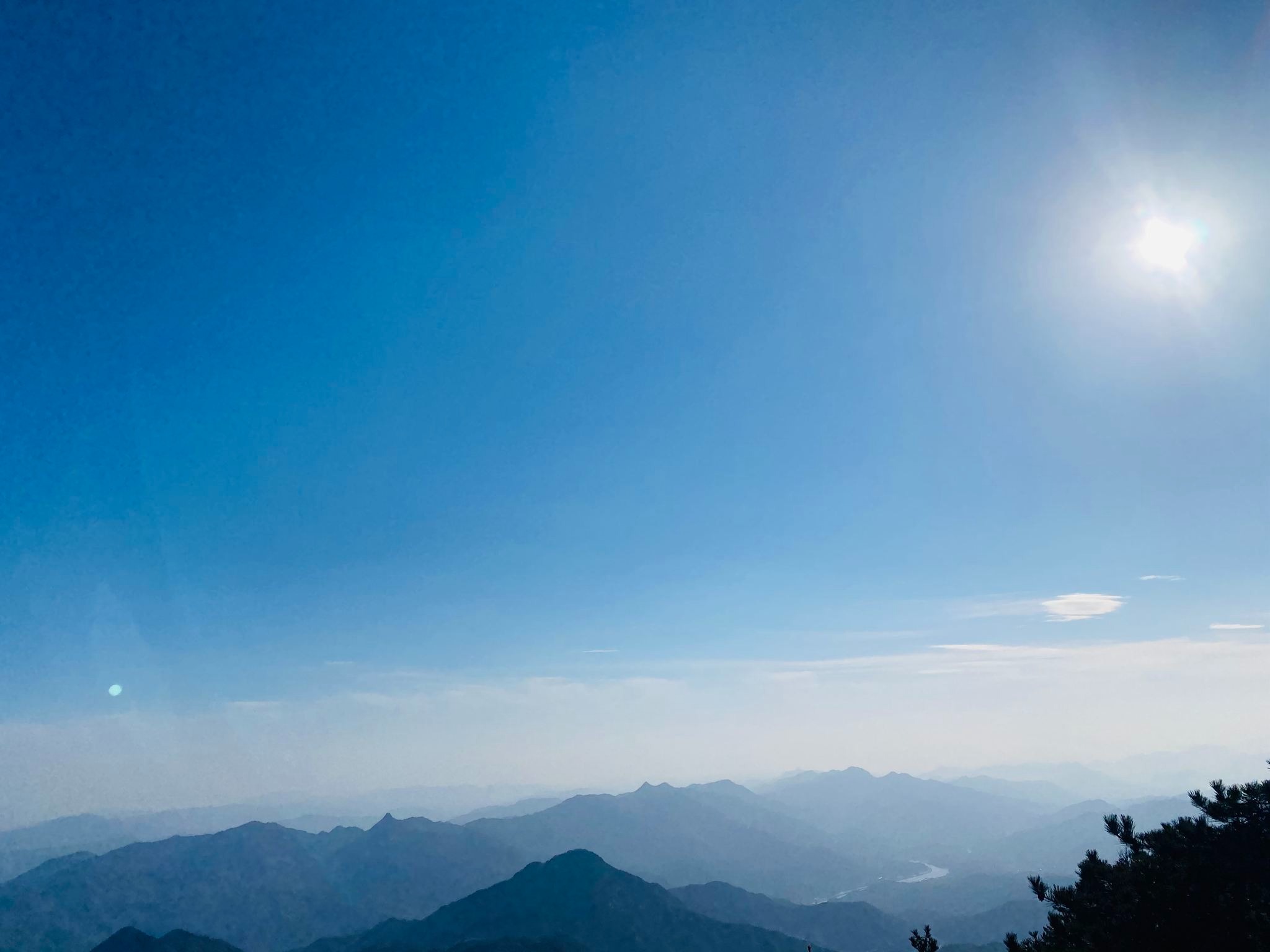 薄刀峰远山+日+日出感,补充
