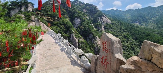 天堂寨瀑布溯溪玩水实拍