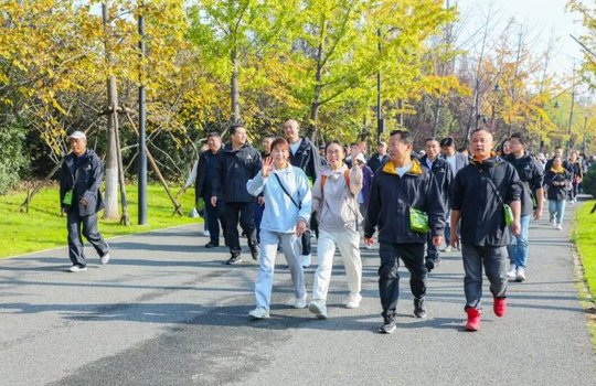 成熟健步路线可借鉴，但仍要按当天道路与集合条件重新确认。