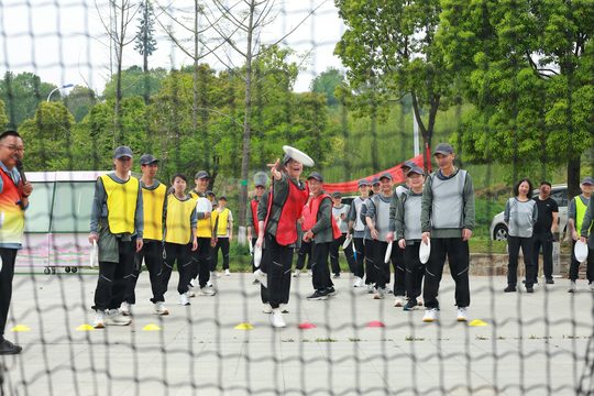 短距离出盘练习实拍，让成员先找到力量与方向。