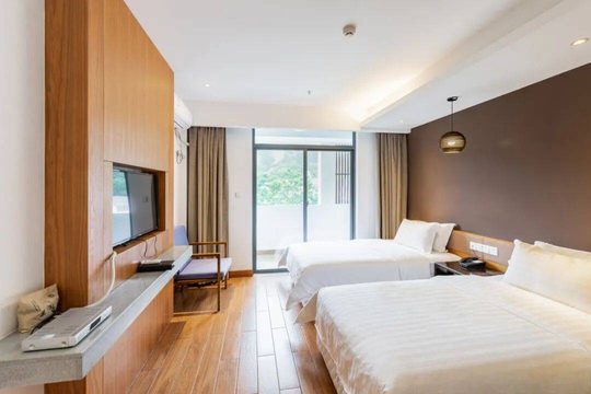 客房实景参考,房型与入住服务按实际预订确认。