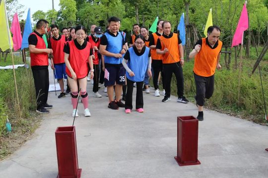 投壶既可计个人名次，也可以安排成参与式游园。