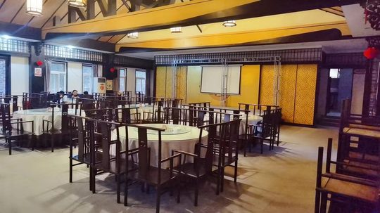 大余湾资料中的餐饮空间实景，游览后可衔接聚餐。