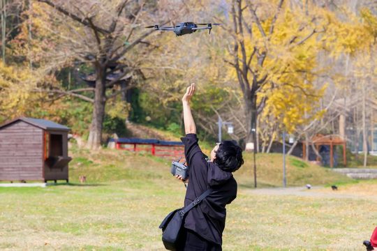 在银杏林间记录秋色(2025年资料图)。