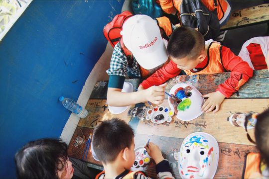 手作区留给涂色,让孩子安静做一会儿