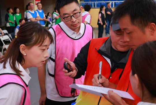 成绩记录、讲解与收尾,也要排进下午的时间